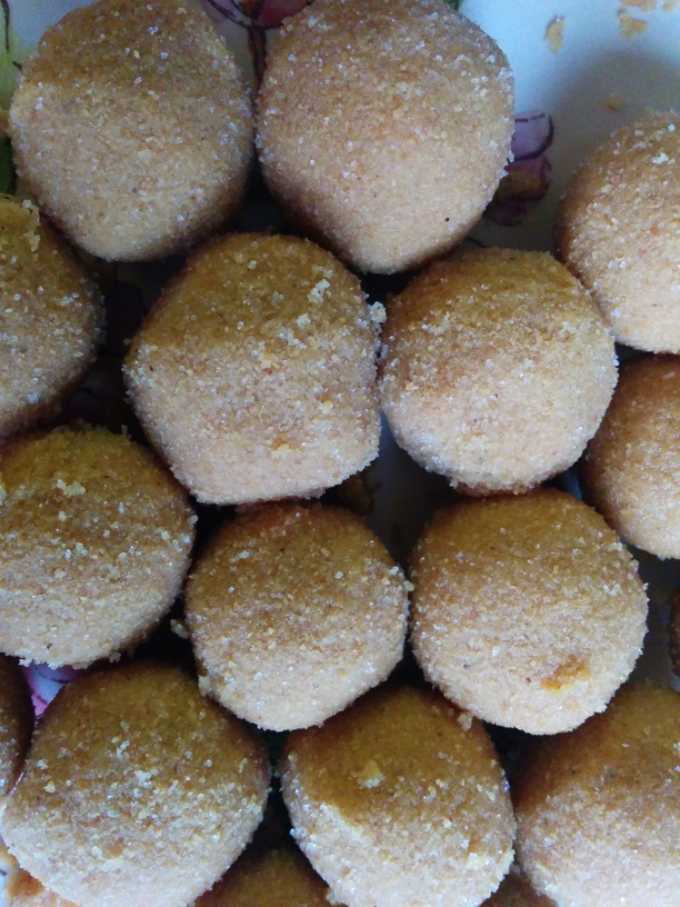 Besan ke Laddoo | Recipe by Savita Khanna